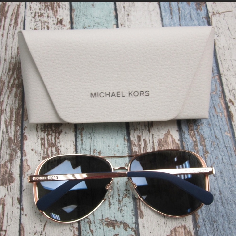 Michael Kors Sunglasses 🕶 - Picture 2 of 7